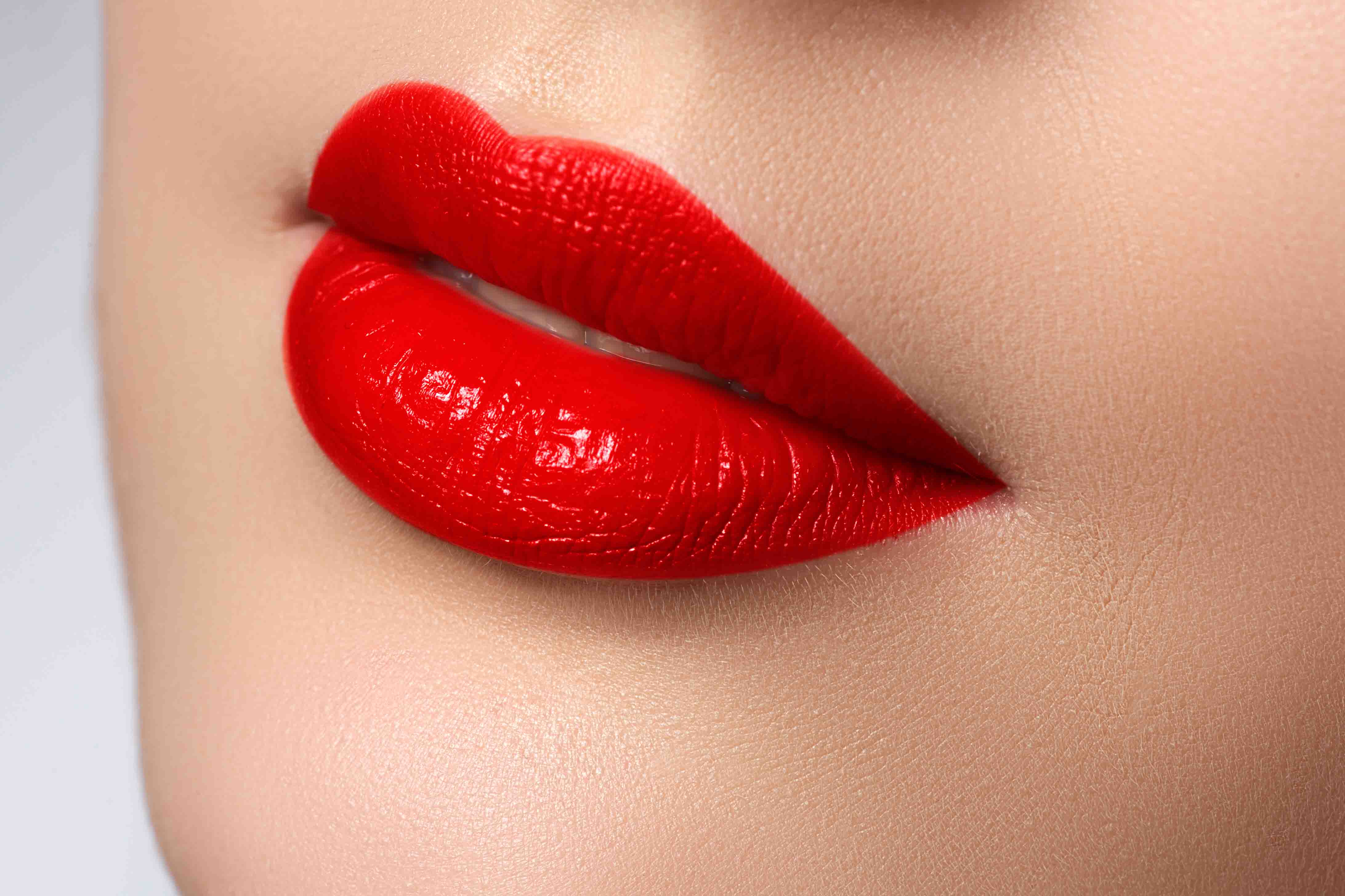 Lip-filler Red lips